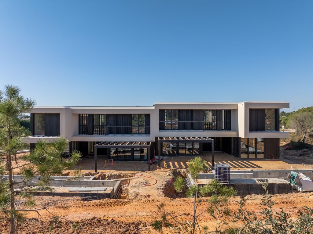 Contemporary villa within the Arcaya landscape, Vilamoura