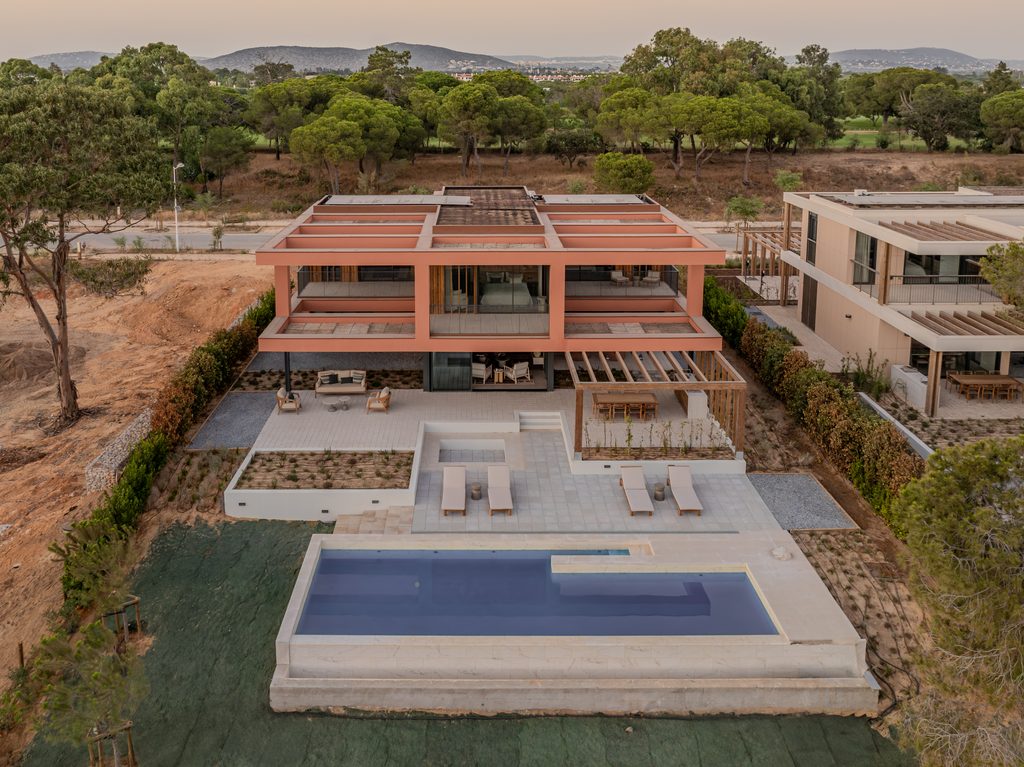 Villa with swimming pool and landscaped garden at Arcaya, Vilamoura